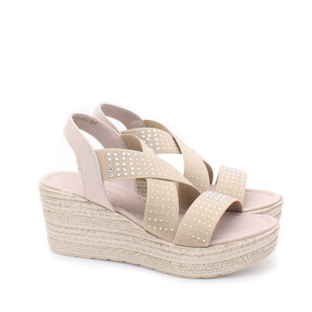 Облегчённые бежевые босоножки на танкетке MARCO TOZZI 